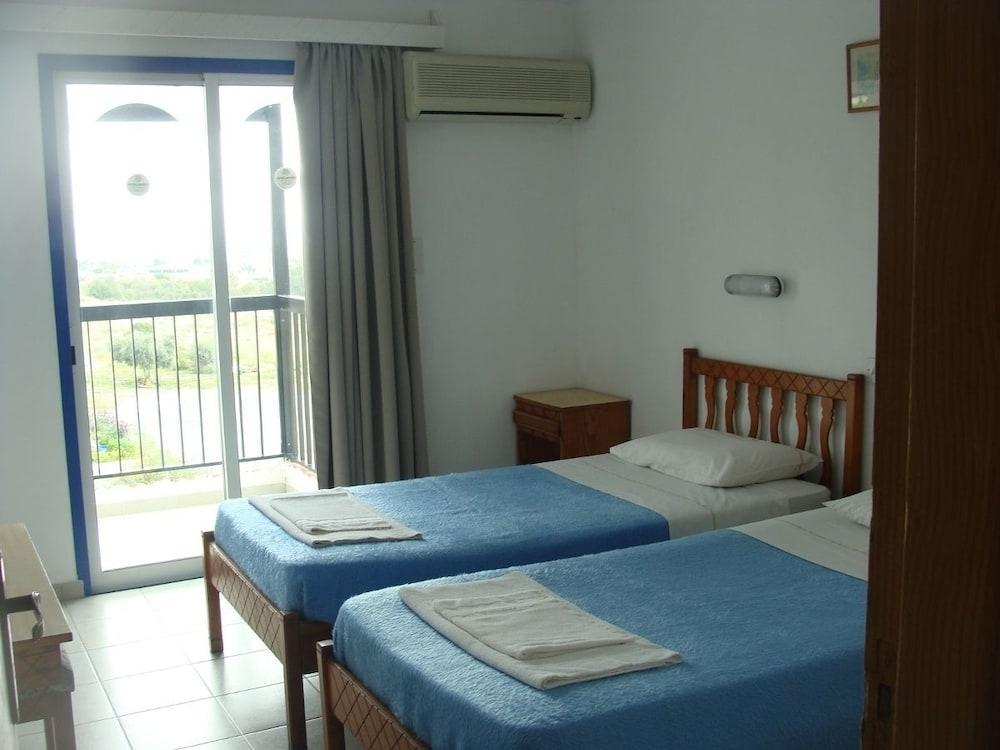 أيا نابا Aphelandra Hotel Apartments المظهر الخارجي الصورة