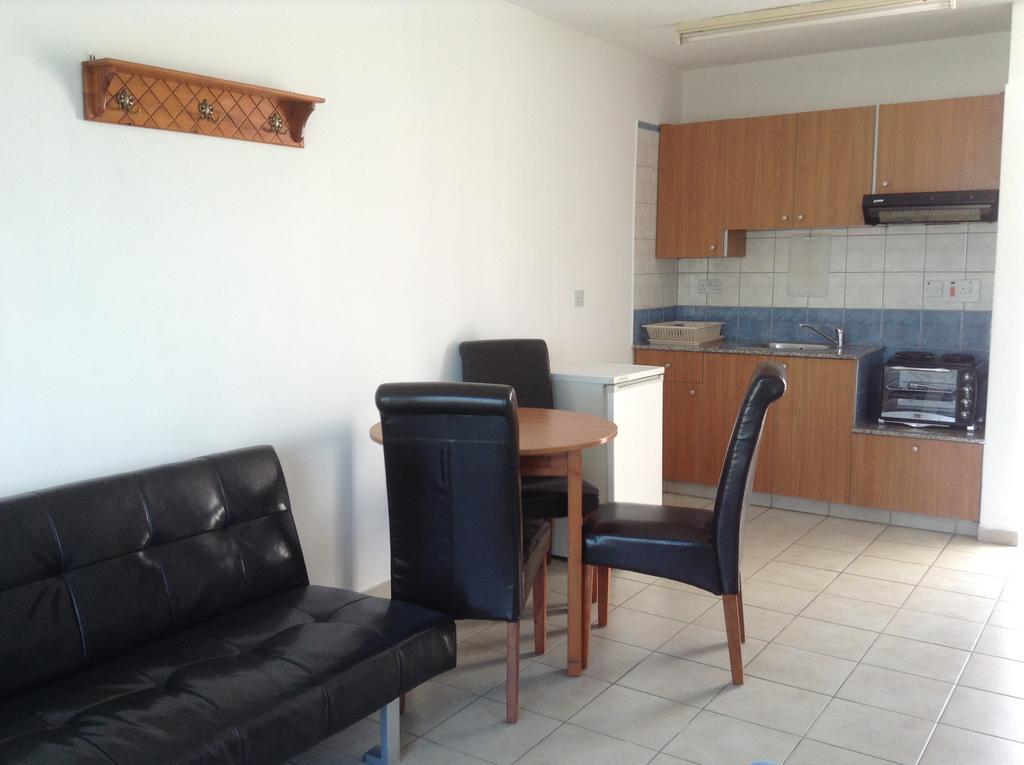 أيا نابا Aphelandra Hotel Apartments الغرفة الصورة