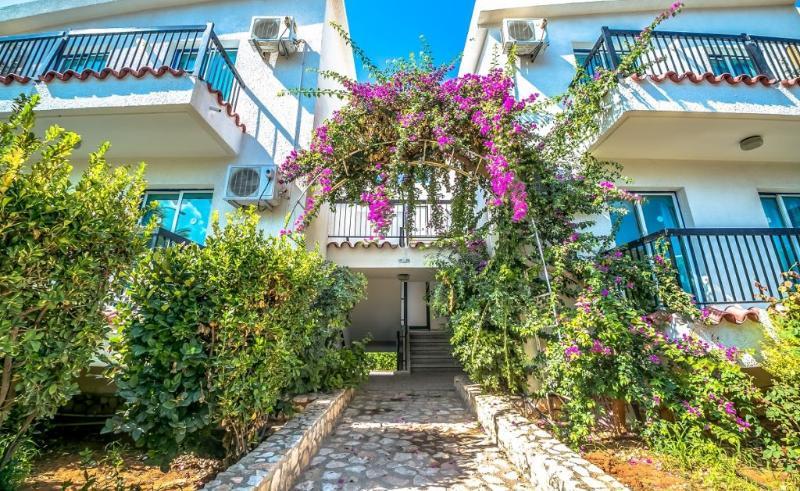 أيا نابا Aphelandra Hotel Apartments المظهر الخارجي الصورة